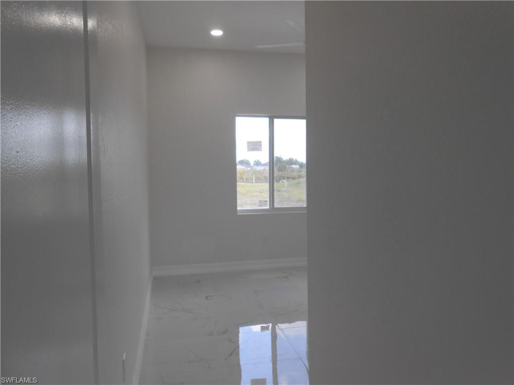 2809 55th St W Property Photo 23