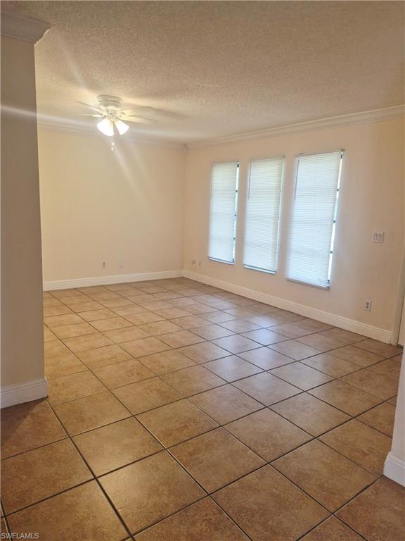 3206 Se Santa Barbara Pl Property Photo 5