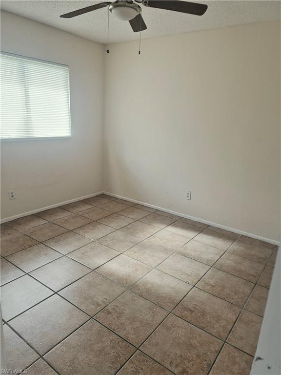 3206 Se Santa Barbara Pl Property Photo 7