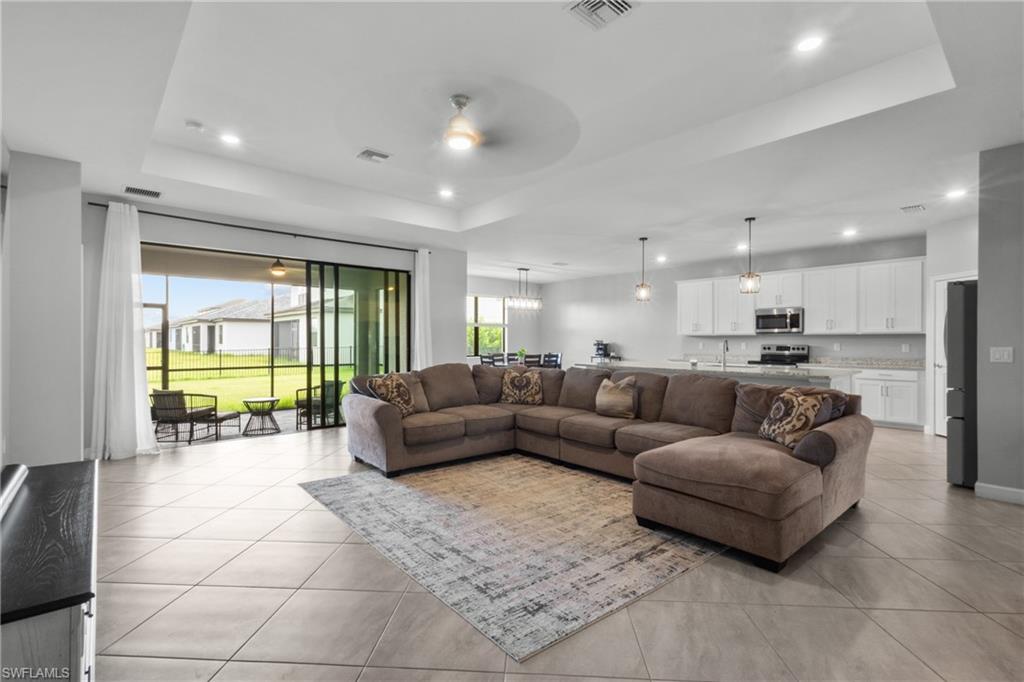 11387 Canopy Loop Property Photo 6