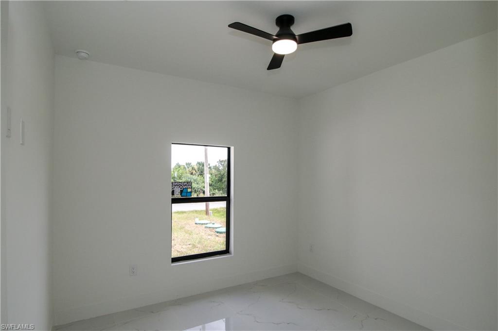 945 Commodore St Property Photo 17