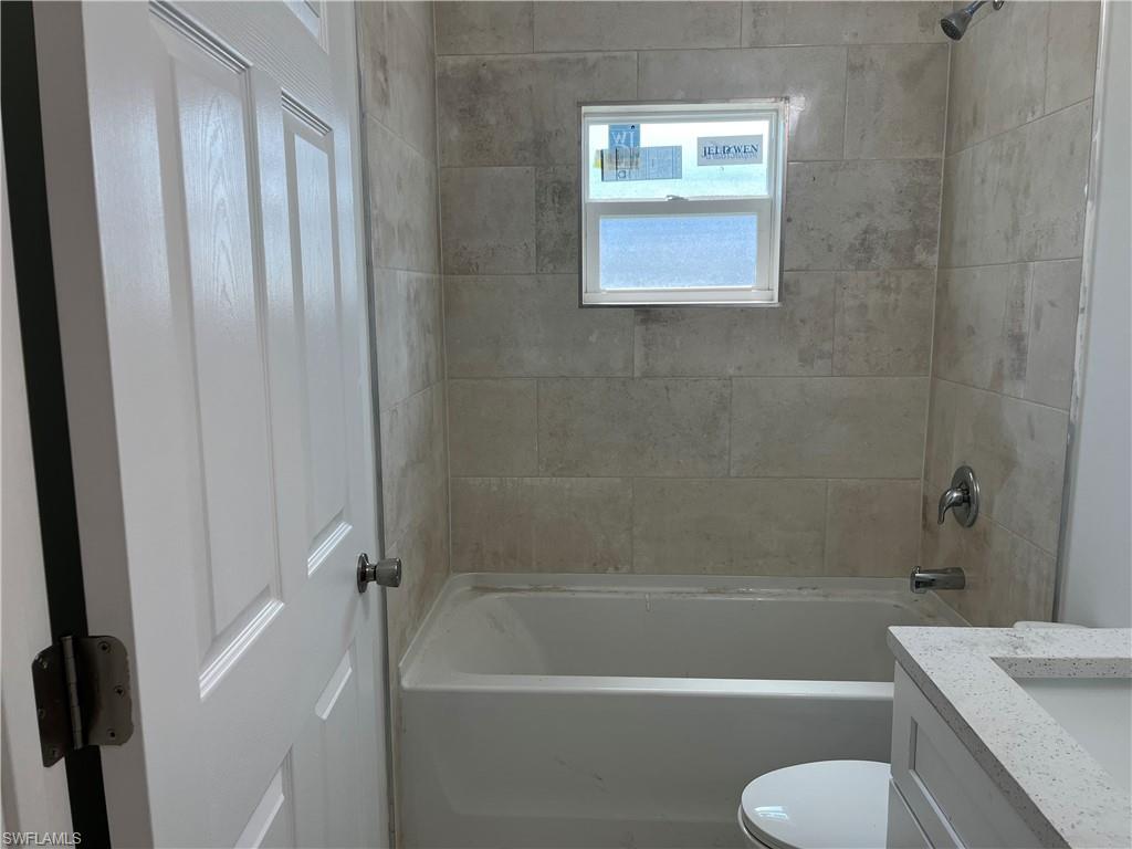 2617 41st St W Property Photo 4