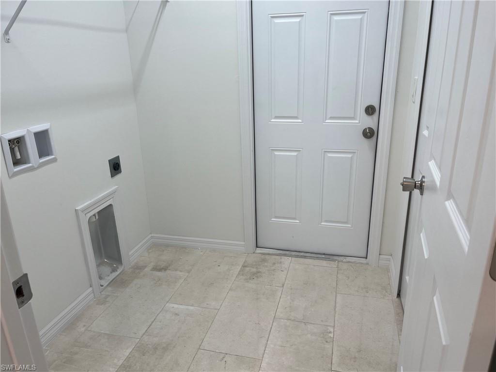 2617 41st St W Property Photo 13