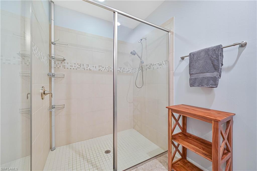 14919 Edgewater Cir Property Photo 16