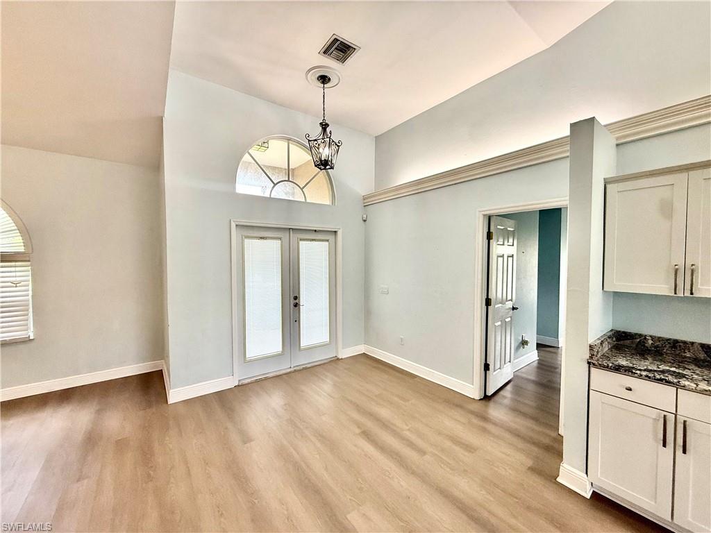 711 Sawyer St Property Photo 12