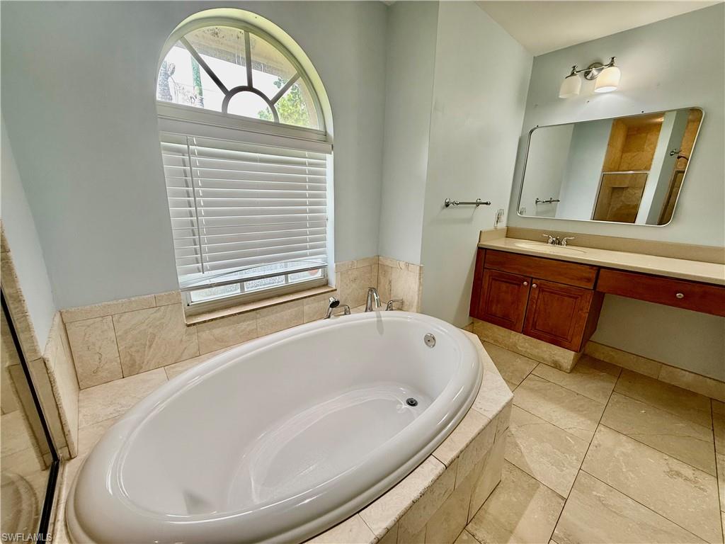 711 Sawyer St Property Photo 24