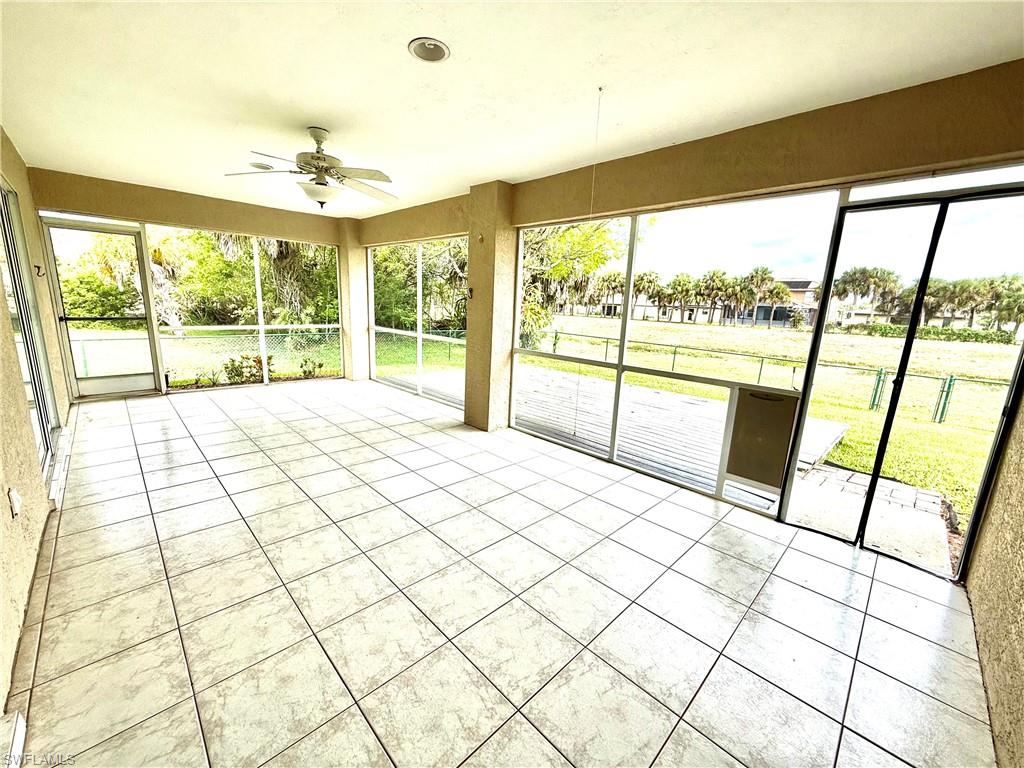 711 Sawyer St Property Photo 36