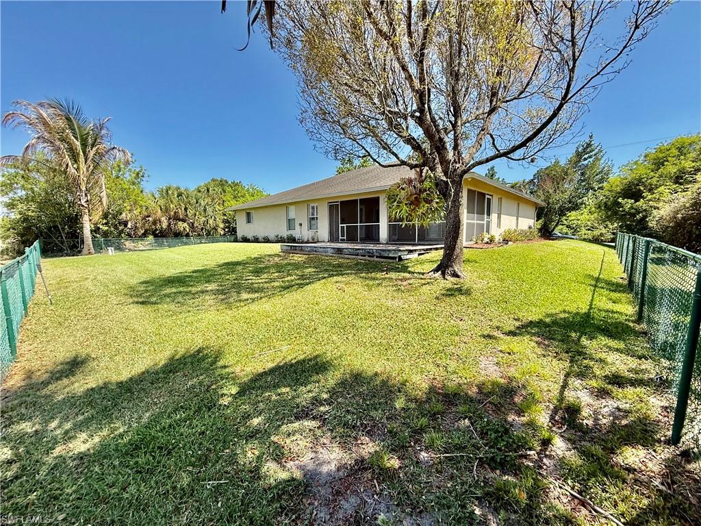 711 Sawyer St Property Photo 38