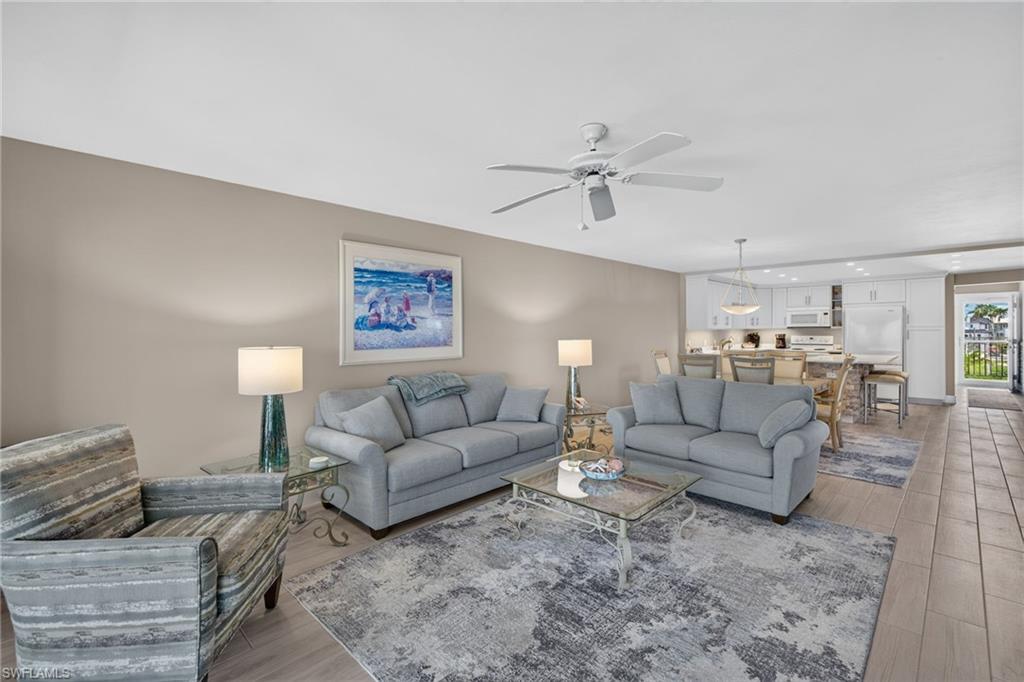 538 Estero Blvd 203 Property Photo 11