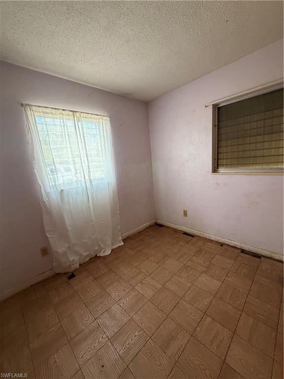 1152 Navajo Ave Property Photo 5