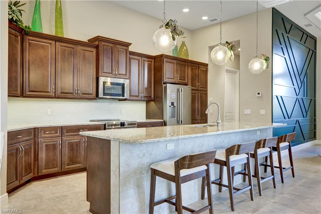 1406 Cape Coral Pkwy W Property Photo 7