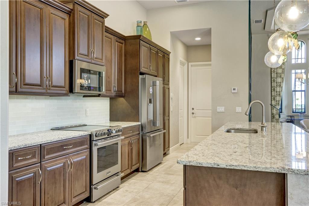 1406 Cape Coral Pkwy W Property Photo 8