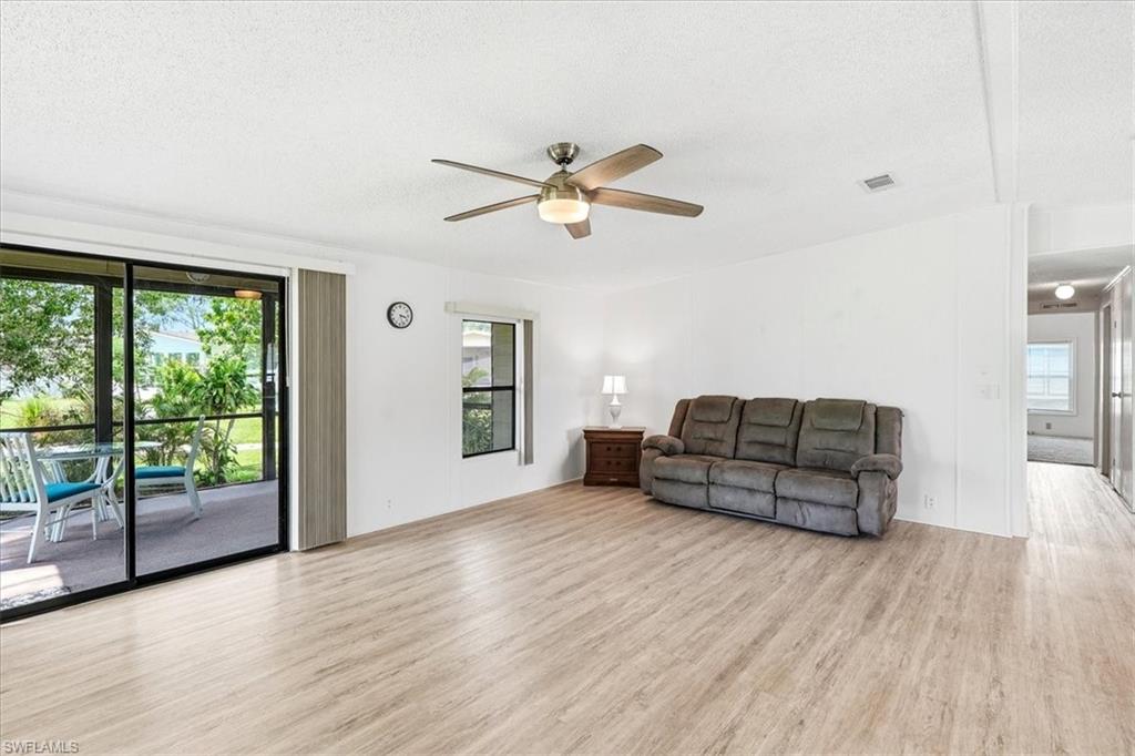 10074 Broken Woods Ct Property Photo 14