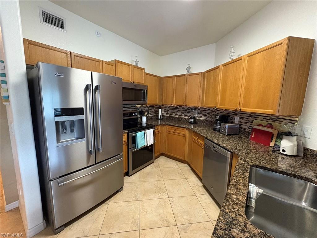 10031 Lake Cove DR 201 Property Photo 1