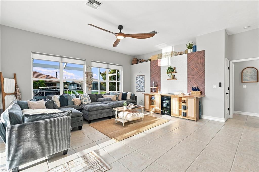 1909 Sw 29th Ter Property Photo 6
