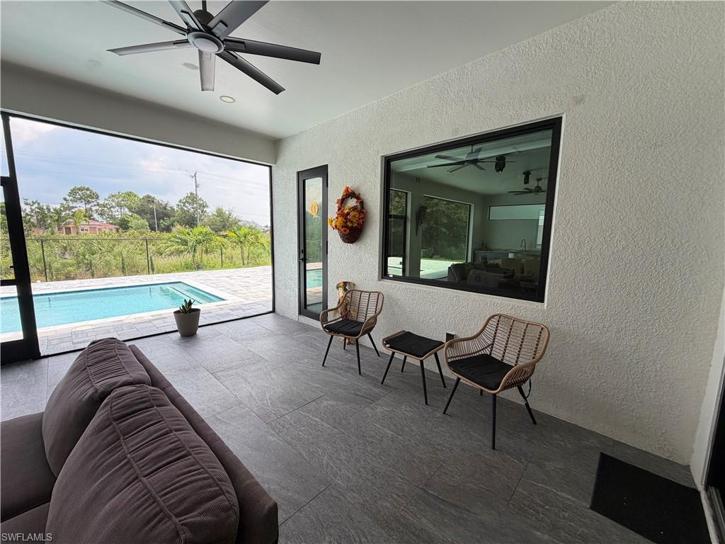 910 Venice Ave N Property Photo 22