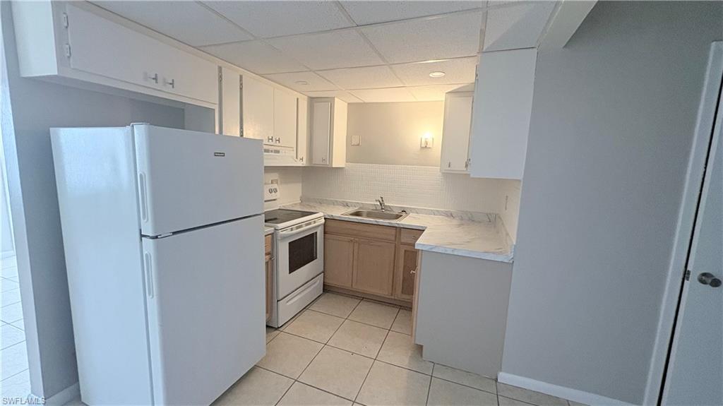 712 Karlov St Property Photo 4