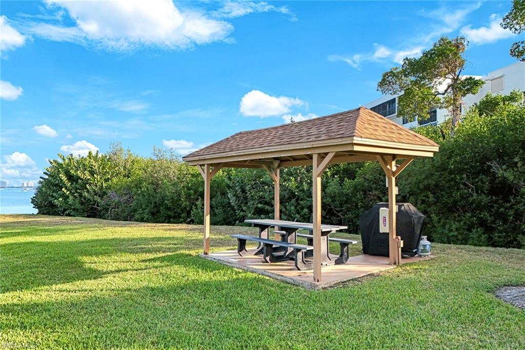4253 Bay Beach Ln F1 Property Photo 4