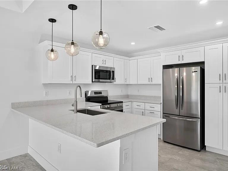 4688 Golfview Blvd Property Photo 3
