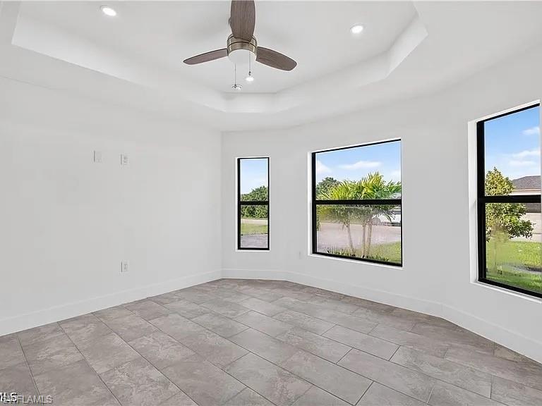 4688 Golfview Blvd Property Photo 6