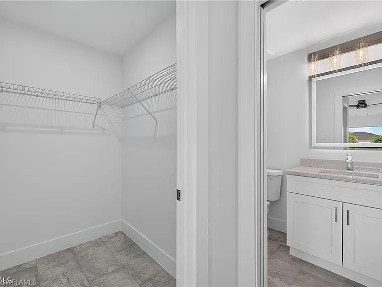 4688 Golfview Blvd Property Photo 7