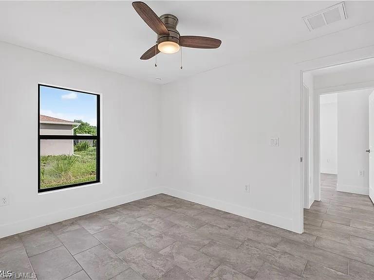 4688 Golfview Blvd Property Photo 8