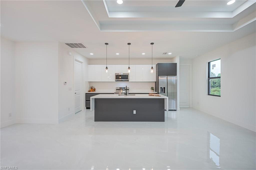 1222 Earnest St E Property Photo 8