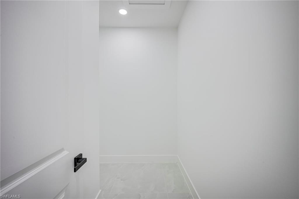 1222 Earnest St E Property Photo 18