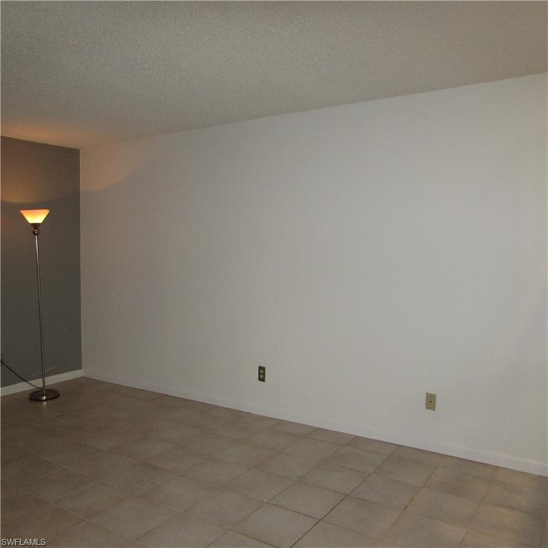 1442 Park Shore Cir 1 Property Photo 12