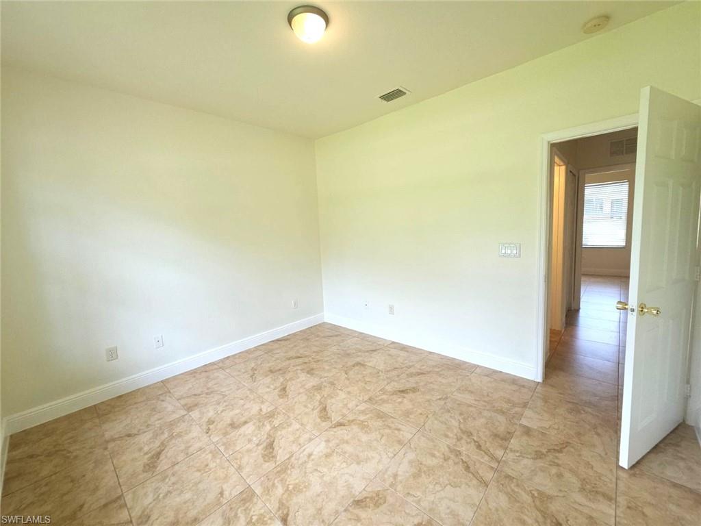 5216 27th St Sw Property Photo 15