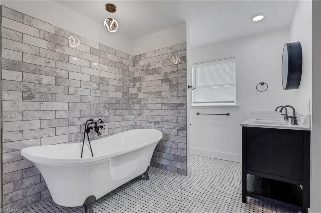 1857 Sunset Pl Property Photo 22