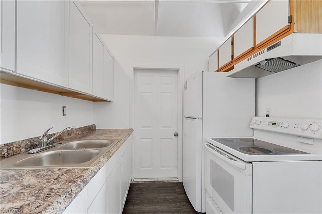 1857 Sunset Pl Property Photo 34