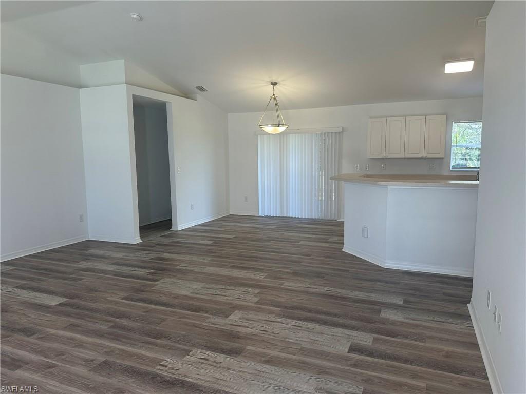 2148 Nw 21st Pl Property Photo 4