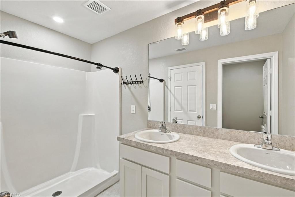 1615 Ne 34th Ln Property Photo 11