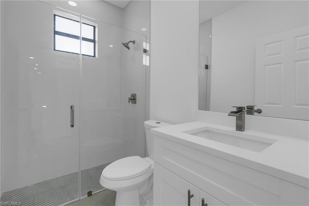 586 Genoa Ave S Property Photo 21