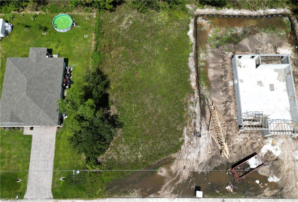 897 Barcia St E Property Photo 2