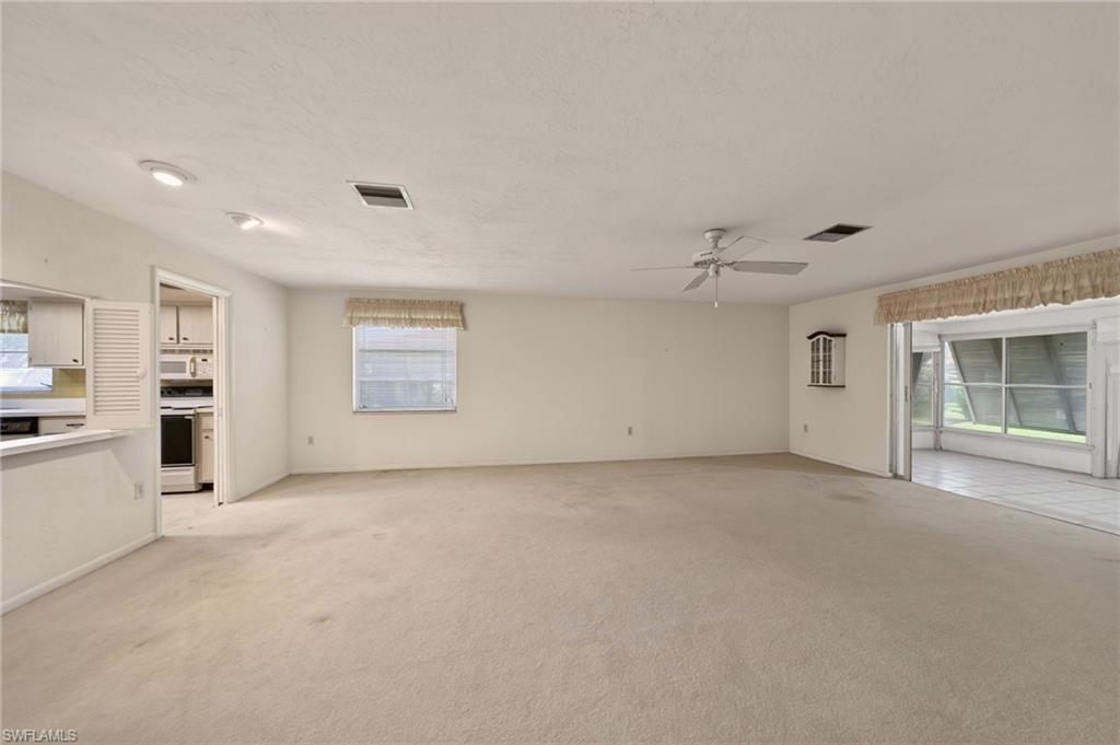 5586 Pendlewood Ln Property Photo 9