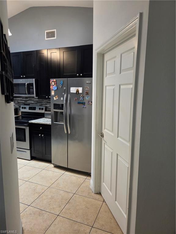 1025 Iris St E Property Photo 33