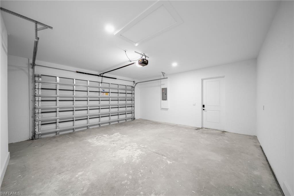 312-314 Urbana St Property Photo 8