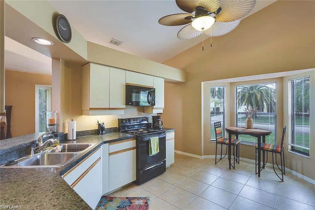 13260 Greywood Cir Property Photo 3