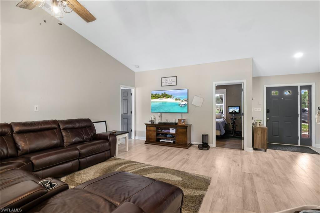 20401 Pearce St Property Photo 27