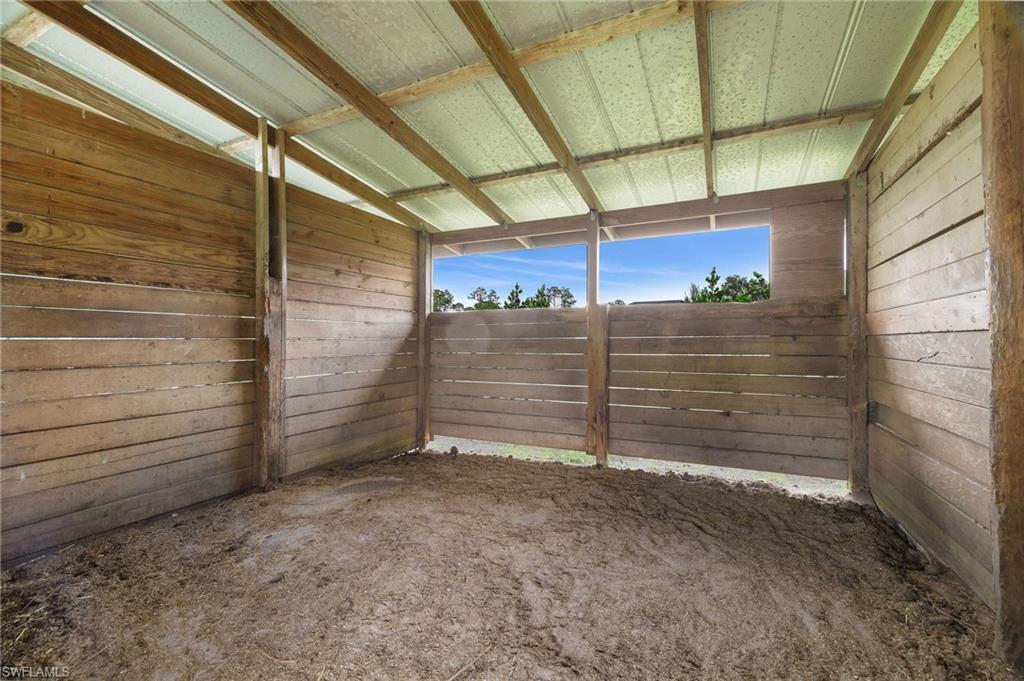 20401 Pearce St Property Photo 39