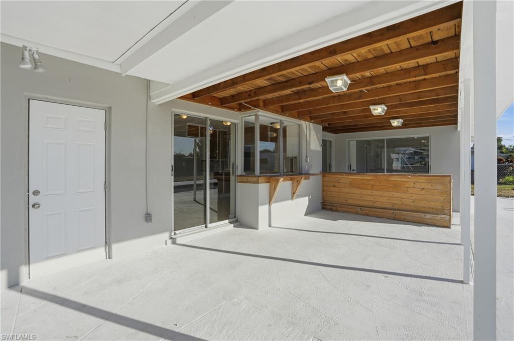 312 Hollywood St Property Photo 4