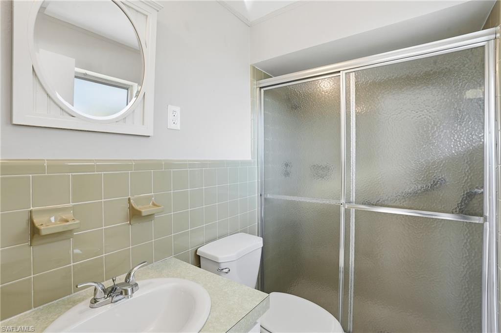 312 Hollywood St Property Photo 32