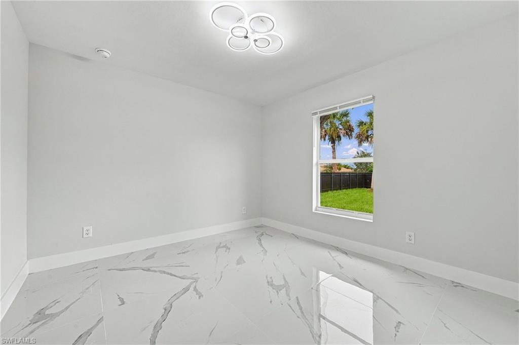 707 Sawyer St Property Photo 22