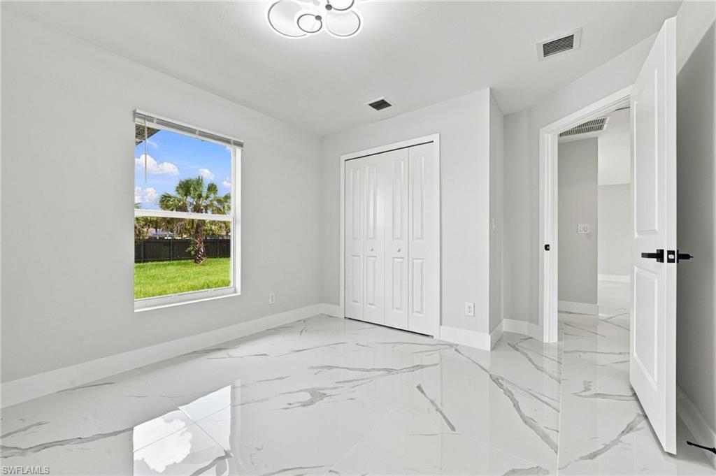 707 Sawyer St Property Photo 23