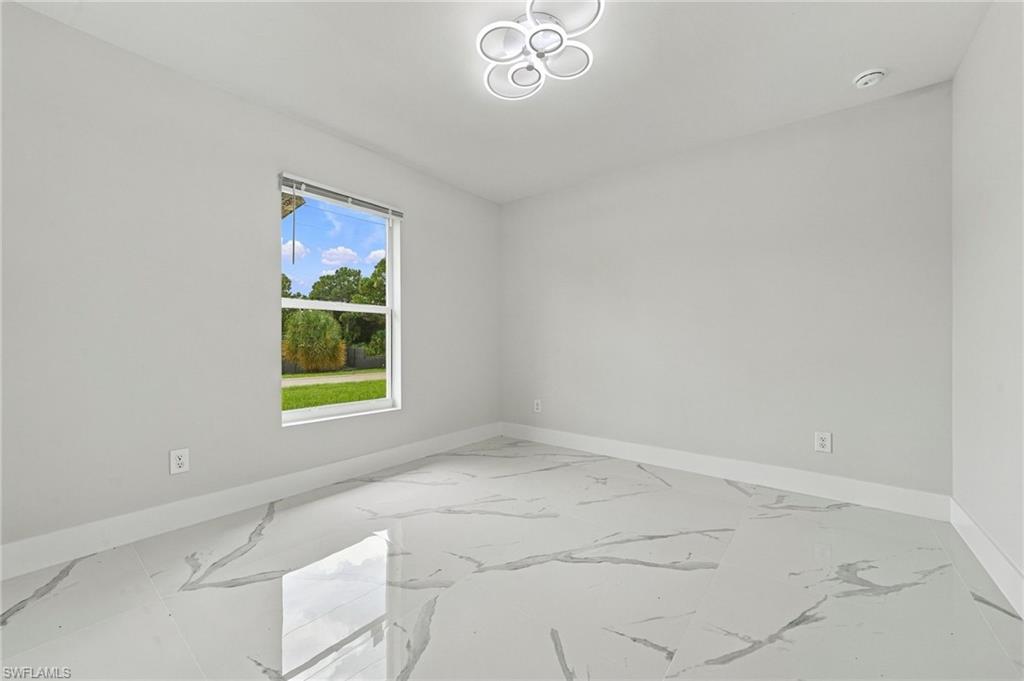 707 Sawyer St Property Photo 24