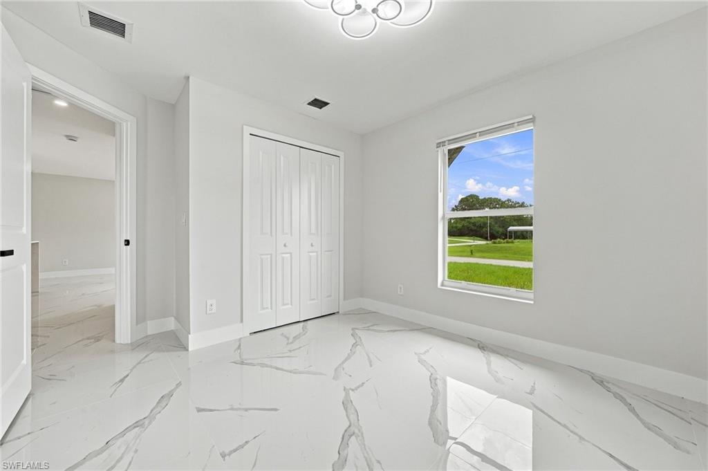 707 Sawyer St Property Photo 25