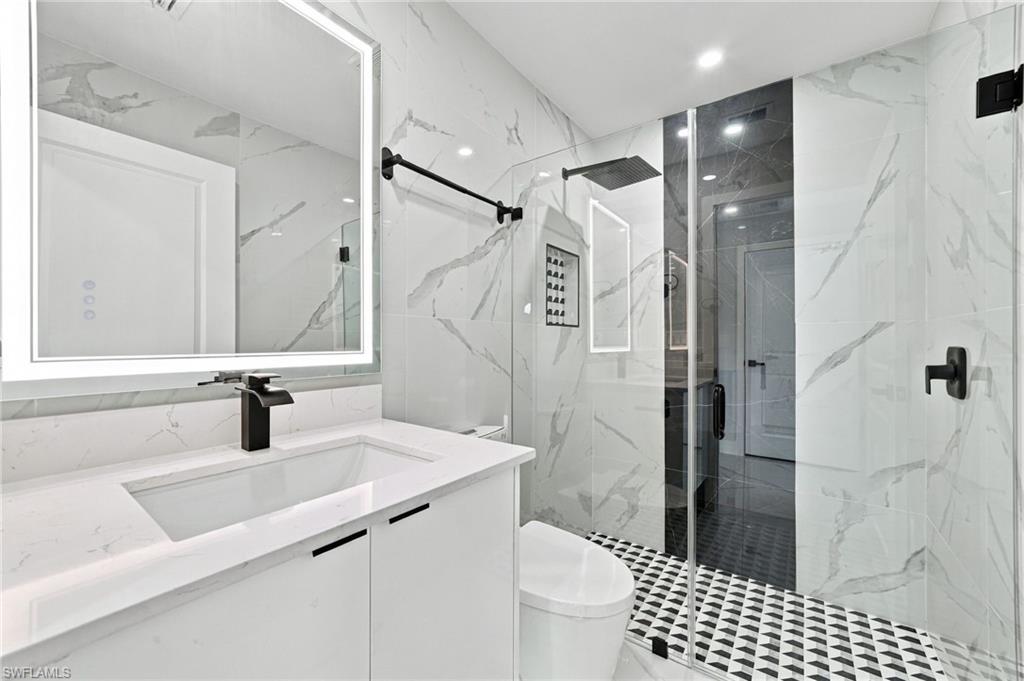 707 Sawyer St Property Photo 28