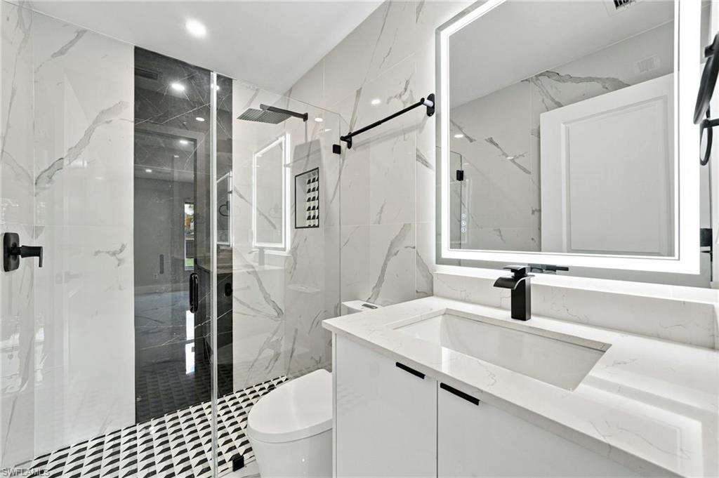 707 Sawyer St Property Photo 29